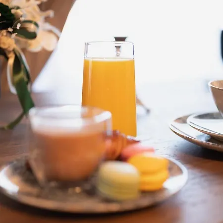 Cozy Hideaway Your Urban Escape