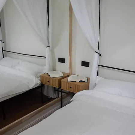 Cozy Hideaway Your Urban Escape *