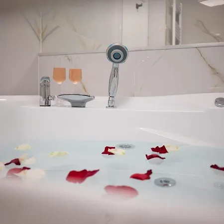 Apartment Cozy Hideaway Your Urban Escape *