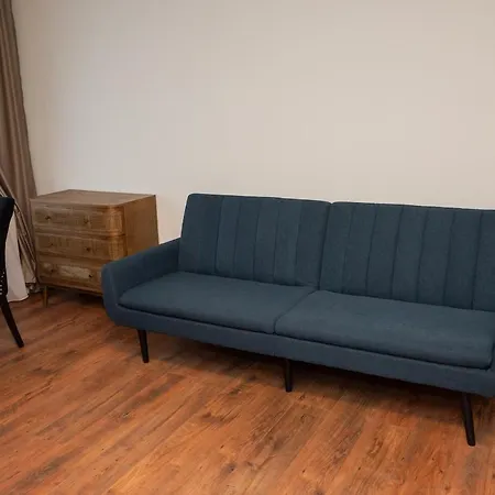 Cozy Hideaway Your Urban Escape Apartment *